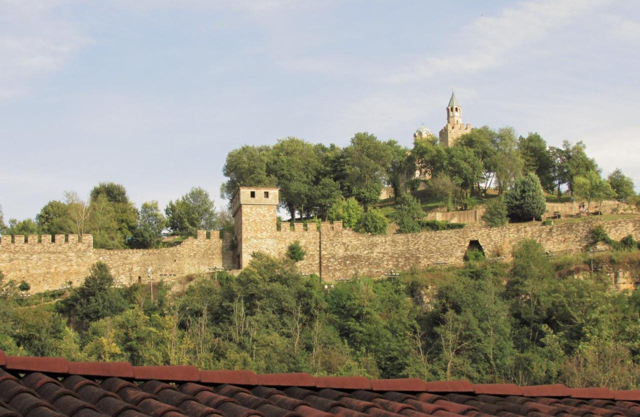 Home With The Veranda Veliko Tŭrnovo Exterior photo